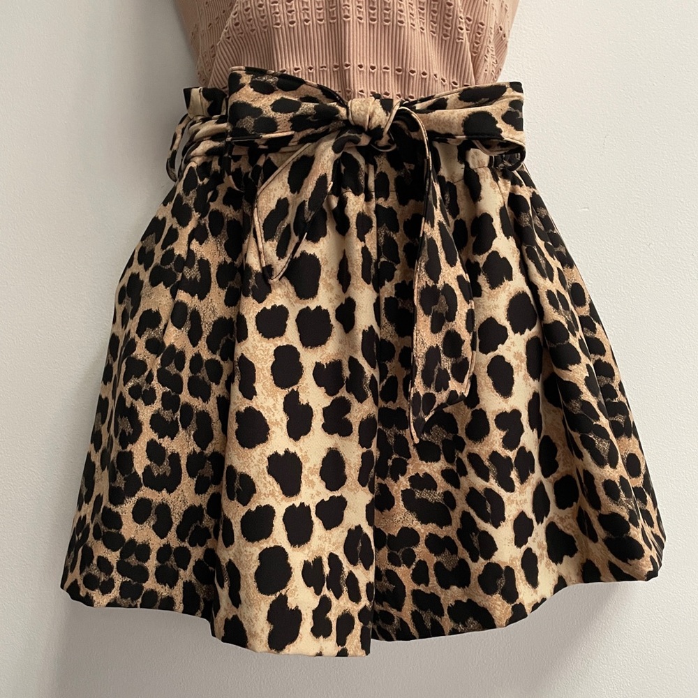 NWOT ZARA ANIMAL PRINT A-LINE SHORTS WITH BELT